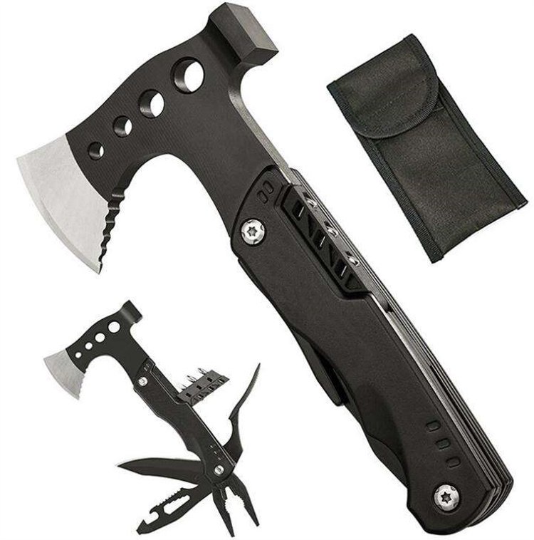 Multitool Hatchet dárek